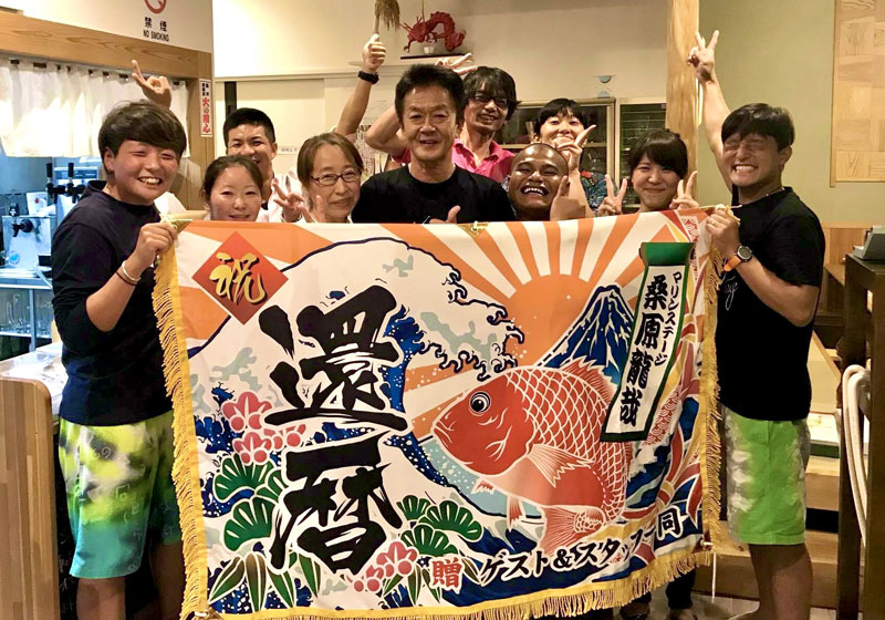 還暦・古希・喜寿…何歳でお祝いする？長寿祝いの種類や年齢・お祝いの種類やテーマカラーとは