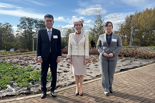 高円宮妃久子殿下が「藍染 結の杜」を御視察されました